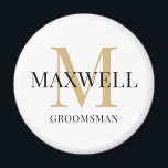 Imán Monograma del Personalizado de oro negro de Grooms<br><div class="desc">Modern Gold y Black Monogrammed imán redondo para los padrinos - Crea tu propio regalo de personalizado para el groomman añadiendo el nombre y el monograma del destinatario. Un regalo único y atento para los miembros de la fiesta nupcial. Puedes cambiar la plantilla de padrino a mejor hombre, padre del...</div>