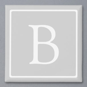 Imán Monograma gris claro simple