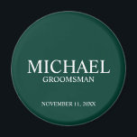 Imán Monograma y nombre del Groomsman personalizado<br><div class="desc">Regalos Groomsman Personalizados Modernos con el nombre,  título y fecha boda personalizados del groomsman en estilo serif clásico blanco sobre fondo verde esmeralda. También perfecto para el Mejor Hombre,  Padre de la Novia y más.</div>