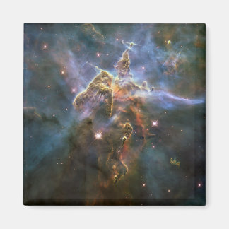 Imán Montaña mística en el espacio hubble de la nebulos