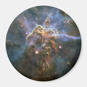 Imán Montaña mística en el espacio hubble de la nebulos