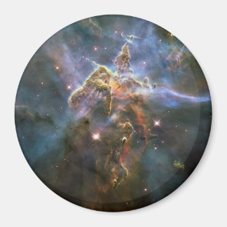 Imán Montaña mística en el espacio hubble de la nebulos