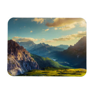 Imán Montañas y valle al atardecer