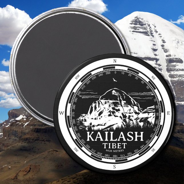 Imán Monte Kailash - Tíbet de Gang Rinpoche (Mount Kailash - Gang Rinpoche Magnet in Back with a white compass and mountain illustration)