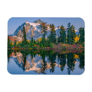 Imán Monte Shuksan reflejado en el lago Reflection