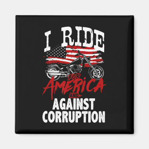 Imán Motociclista anti Trump resiste contra la protesta