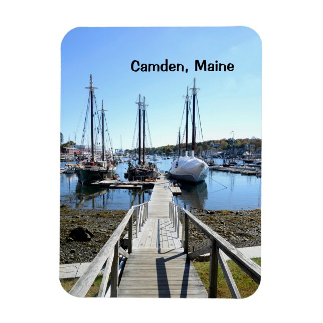 Imán muelle de madera larga en el puerto de Camden, Mai (Vertical)