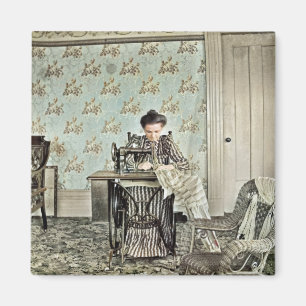 Imán Mujer de 1890 en máquina de coser foto tintada