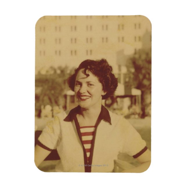 Imán Mujer sentada afuera (Vertical)
