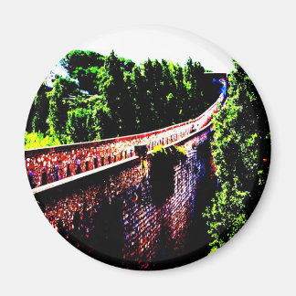 Imán muralla psicodélica del puente de Girona, España