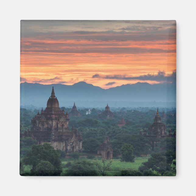 Imán Myanmar, el amanecer de Bagan (Frente)