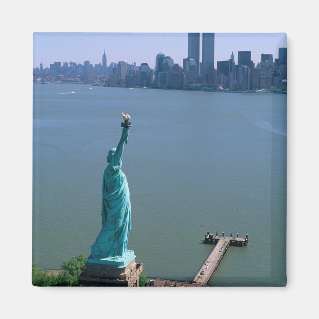 Imán N.A., EE.UU., Nueva York, Nueva York. La estatua (Frente)