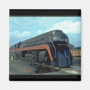 Imán N&W 4-8-4 #611. (tren; cielo; nubes; pista;)