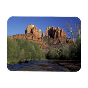 Imán NA, EE. UU., Arizona, Sedona. Cathedral Rock y rob