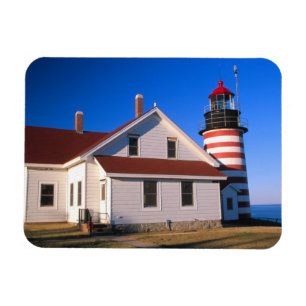 Imán NA, EE. UU., Maine.  Faro de West Quoddy cerca