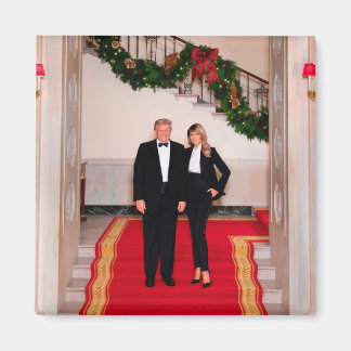 Imán Navidad acerca al presidente Donald Trump y a Mela