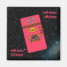 Nevera retro en el espacio de los años 1960