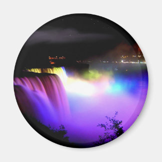 Imán Niagara-Cataratas bajo las luces de la noche