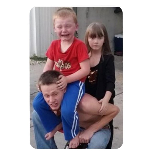 Imán Niños divertidos en un viaje (Vertical)