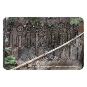 Imán Noche del petroglifo de Gigglers que camina