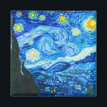 Imán Noche Van Gogh Starry<br><div class="desc">Magnet que presenta la pintura al óleo de Vincent van Gogh La noche estrellada (1889). Inspirado por su estancia en un asilo,  el arte representa un pueblo bajo un cielo nocturno de estrellas y luna azul y amarilla. Un gran regalo para los aficionados al post-impresionismo y al arte holandés.</div>