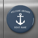 Imán Nombre del barco del anclaje náutico vintage<br><div class="desc">Elegante imán de refrigerador redondo con "bienvenido a bordo",  su nombre de barco personalizado u otro texto y un barco personalizado de época anclado en blanco sobre gris-azul océano o escoja los colores de fondo para que se correspondan con su decoración. Hace un gran regalo único.</div>