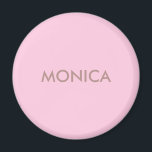 Imán Nombre personalizado giratorio rosa<br><div class="desc">El nombre personalizado de fondo rosa grisáceo aporta un toque de feminidad a tu regalo. Con su color rosa brillante y la posibilidad de personalizarlo con su propio nombre,  es la forma perfecta de añadir un toque personalizado y elegante.</div>
