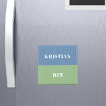 Imán Nombres para hacer recordatorio de las tareas colo<br><div class="desc">Un fondo azul polvoriento y verde sabio. Personalice y agregue 2 nombres. Como un recordatorio para las tareas domésticas. Como caminar el perro,  comprar,  limpiar y más.</div>