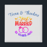 Imán Nombres personalizados del 10° aniversario del Bod<br><div class="desc">Conmemorar su décimo aniversario de boda con este imán personalizado. Personalice los nombres en texto azul a su propia o a la pareja que está celebrando este evento de hitos. ¡Gran idea para un favor partidario también!</div>