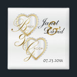 Imán Novia y Groom Elegante Boda Blanco Keepsake Magne<br><div class="desc">El Día De La Boda Favorece A Los Magnates. Un día de bodas Manténgase listo de la novia y el novio para personalizar. Si es necesario... puede borrar todo el texto y comenzar fresco con sus propias opciones de texto, color y fuente con el área de herramientas de diseño de...</div>