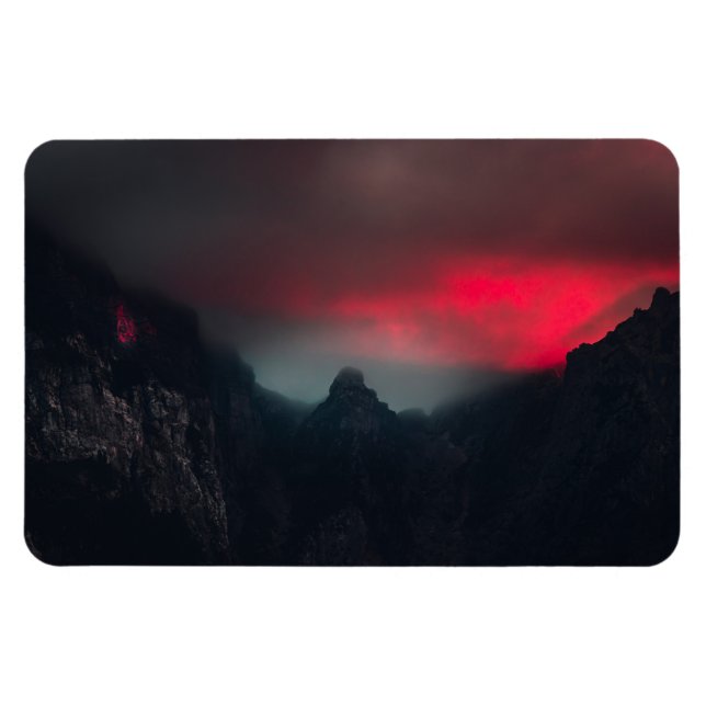 Imán Nubes, niebla y montañas ardiendo (Horizontal)