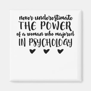 Imán Nunca subestimes el poder de una mujer mayor