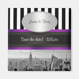 Imán NYC Skyline BW Blk Wht Strp Purple P Guardar Fecha