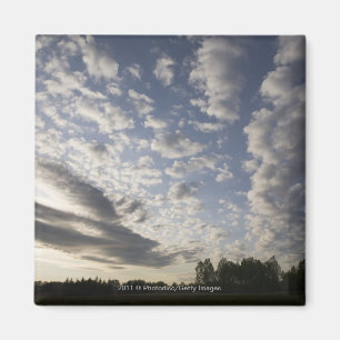 Imán Opinión del cielo del horizonte con las nubes