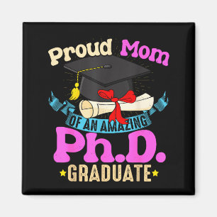 Imán Orgullosa madre de dos graduados de la promoción d