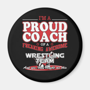Imán Orgulloso entrenador de lucha libre e impresionant