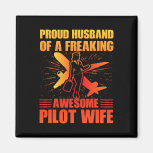 Imán Orgulloso Esposo De Una Impresionante Esposa Pilot