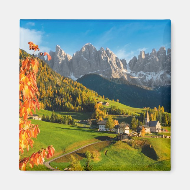 Imán Otoño en un paisaje Dolomita con iglesia (Frente)
