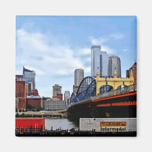 Imán PA de Pittsburgh - Tren por el puente del St de