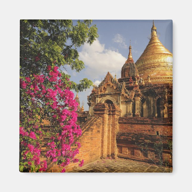 Imán Pagoda Dhamma Yazaka en Bagan, Myanmar (Frente)