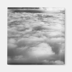 Imán Paisaje de nubes inquietante al amanecer.