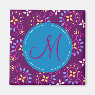 Imán Paisley sobre morado con monograma "M"