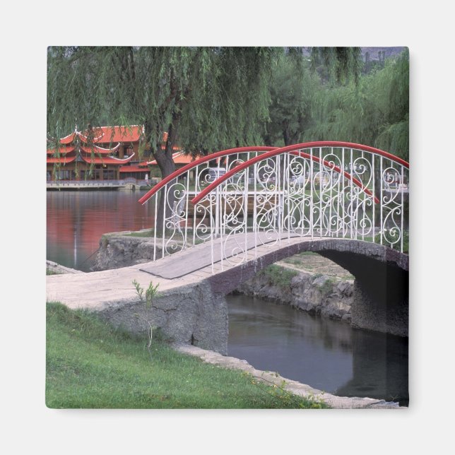 Imán Pakistán, región de Skardu. Shangri La Lodge (Frente)