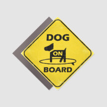 Dozer Surfs Dog a bordo