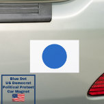 Imán Para Coche El Punto Azul Demócrata Estadounidense apoya la pr<br><div class="desc">Este imán de coches muestra un gran punto azul, lo que indica una protesta política contra el presidente estadounidense Donald Trump. Inicialmente apareció durante las elecciones presidenciales de 2024 en Estados Unidos como una señal de apoyo demócrata en una zona roja y republicana, y ahora está apareciendo en todo el...</div>