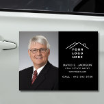 Imán Para Coche Foto del logotipo negro del agente inmobiliario<br><div class="desc">Crea un aspecto profesional y pulido con este imán de coches con logotipo negro del agente inmobiliario. Este imán de personalizable muestra de manera destacada su logotipo, información de contacto y una foto, asegurando una gran visibilidad mientras usted está de viaje. Ideal para los inmobiliarios, es una forma elegante y...</div>