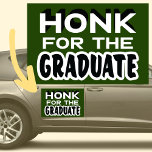 Imán Para Coche Honk Por El Negro Verde Moderno Graduado<br><div class="desc">Una forma divertida de darle a tu graduado algo de aprecio por todos sus esfuerzos en completar sus estudios. Tipografía festiva y moderna en blanco y negro. El color de fondo se puede cambiar a color de su elección. Simple y fácil de leer. Perfecto para los desfiles de autos en...</div>