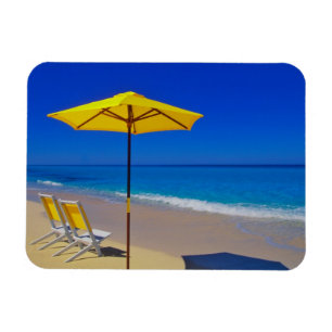 Imán Paraguas de playa amarillos y sillas impecables
