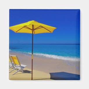 Imán Paraguas de playa amarillos y sillas impecables