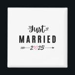 Imán Parejas Bodas De Luna De Miel 2025 Recién Casadas<br><div class="desc">Aniversario de las parejas Bodas de luna de miel del Este de 2025</div>